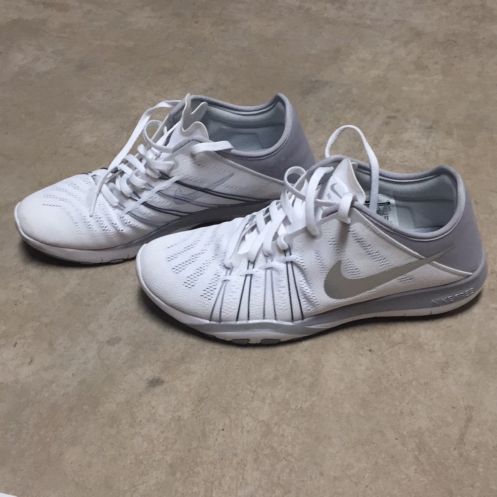 Nike Free TR 6 White & Silver size 7.5